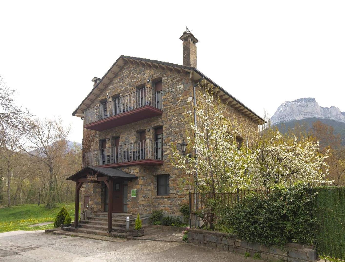 Sofia Ordesa * Escalona